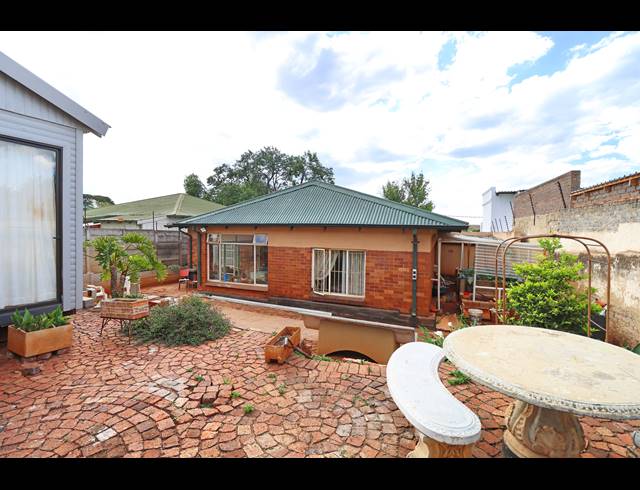 3 BEDROOM HOUSE FOR SALE IN WESTDENE